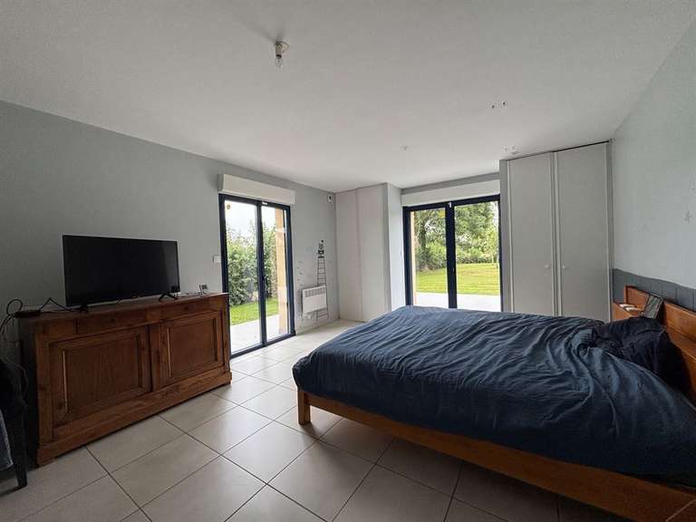 Maison Creully - 5 chambres - 388m²