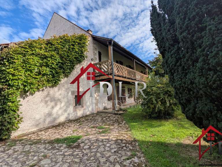 House Crissey - 6 bedrooms - 270m²