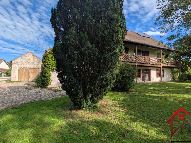 House Crissey - 6 bedrooms - 270m²