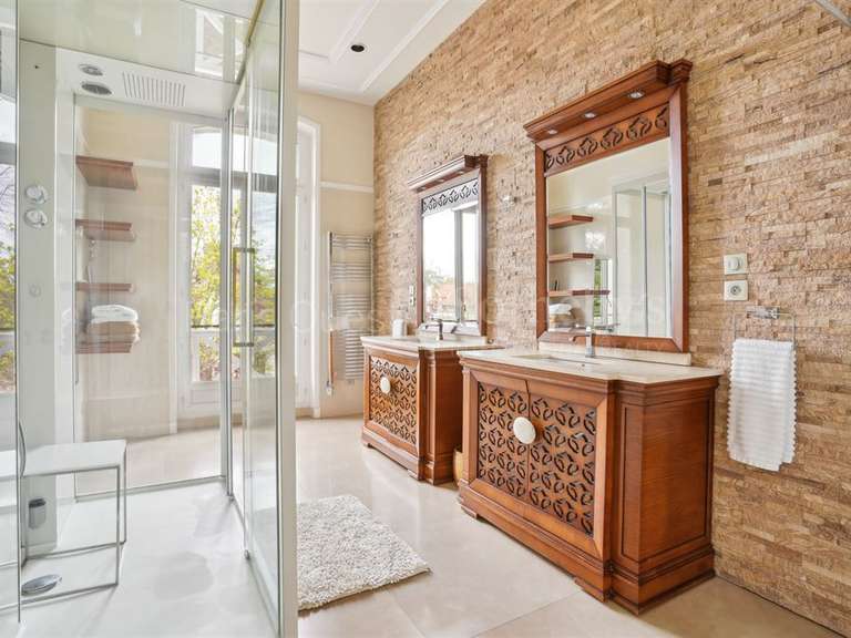 Maison Croissy-sur-Seine - 5 chambres - 420m²