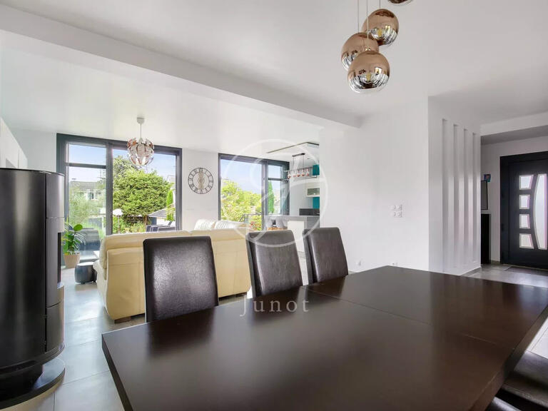 Maison Croissy-sur-Seine - 4 chambres - 207m²