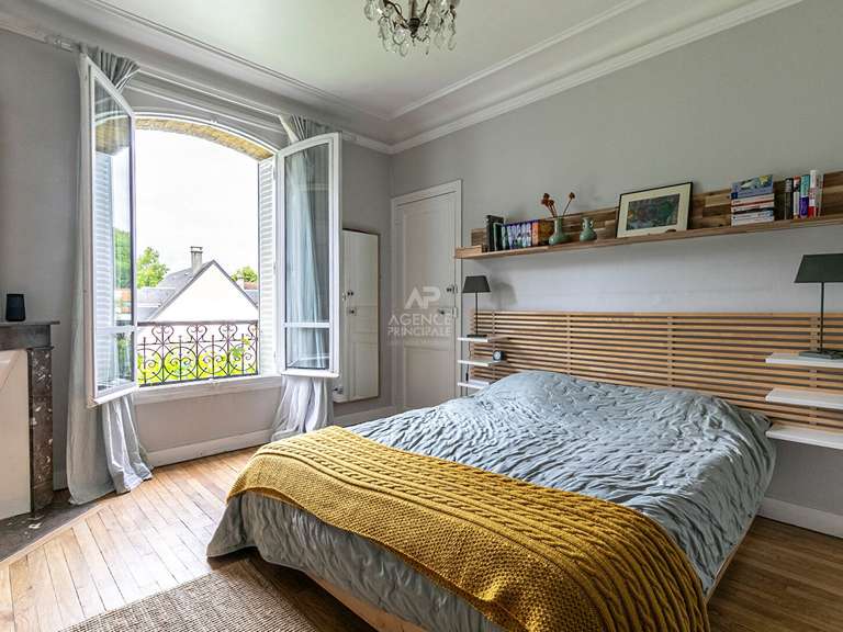 Maison Croissy-sur-Seine - 4 chambres - 185m²
