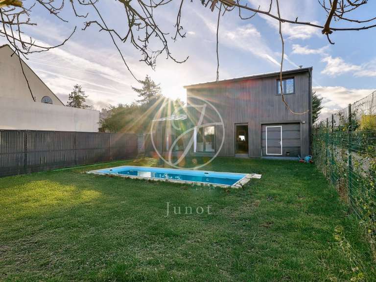 Maison Croissy-sur-Seine - 4 chambres - 210m²