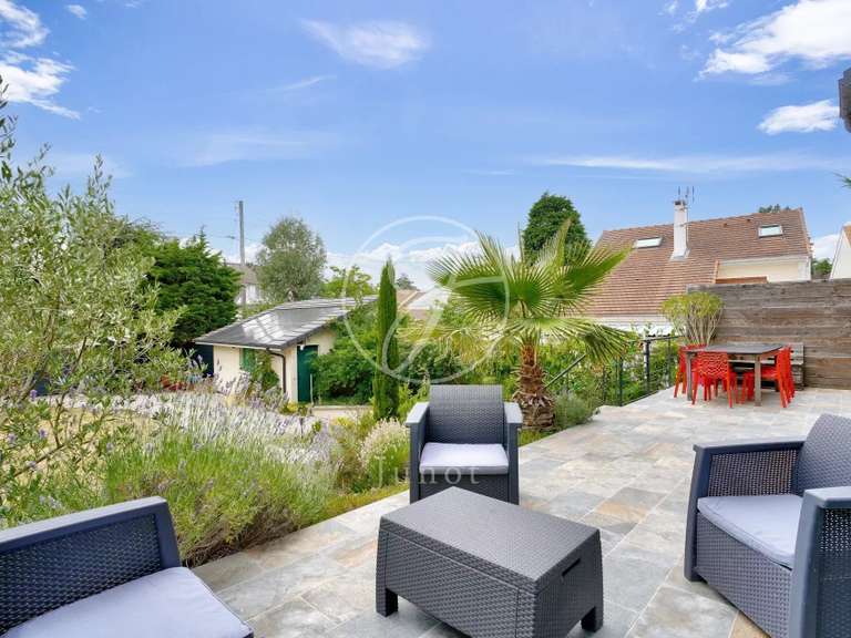 Maison Croissy-sur-Seine - 4 chambres - 207m²