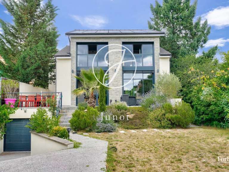 Maison Croissy-sur-Seine - 4 chambres - 207m²