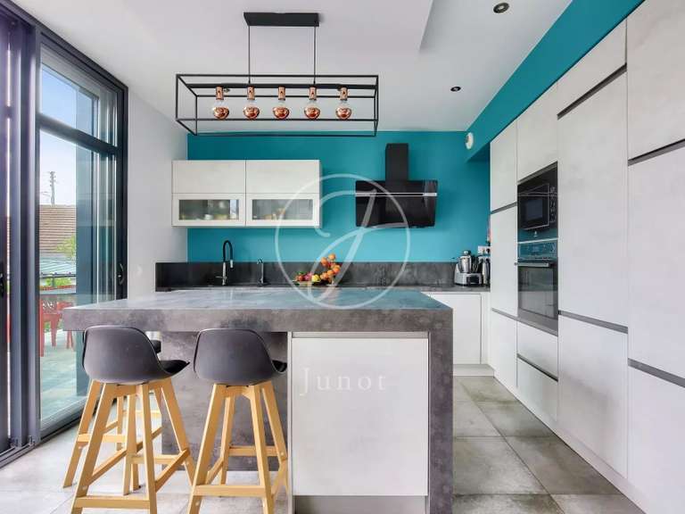 Maison Croissy-sur-Seine - 4 chambres - 207m²