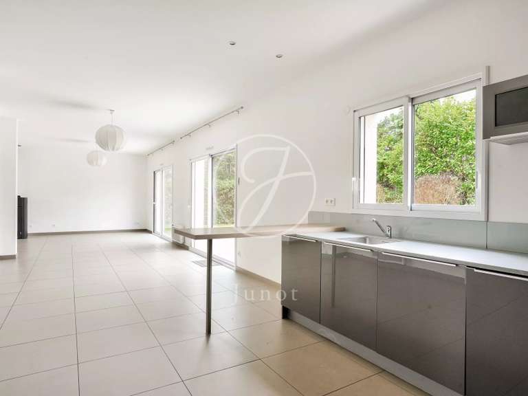 Maison Croissy-sur-Seine - 5 chambres - 305m²