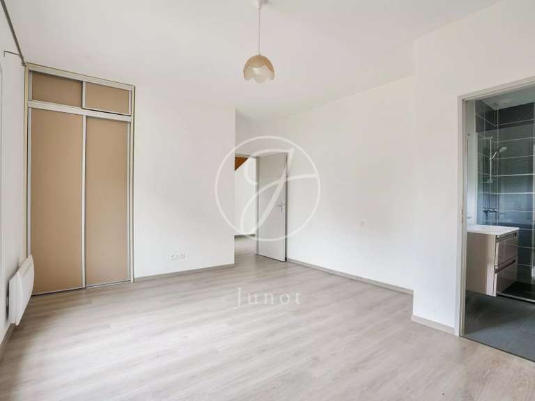 Maison Croissy-sur-Seine - 5 chambres - 305m²