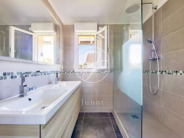 Maison Croissy-sur-Seine - 5 chambres - 156m²