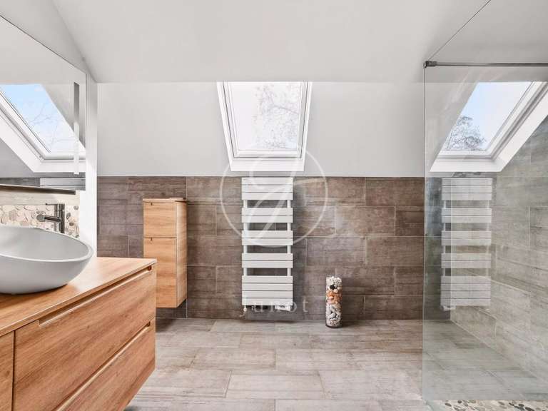 Maison Croissy-sur-Seine - 4 chambres - 220m²