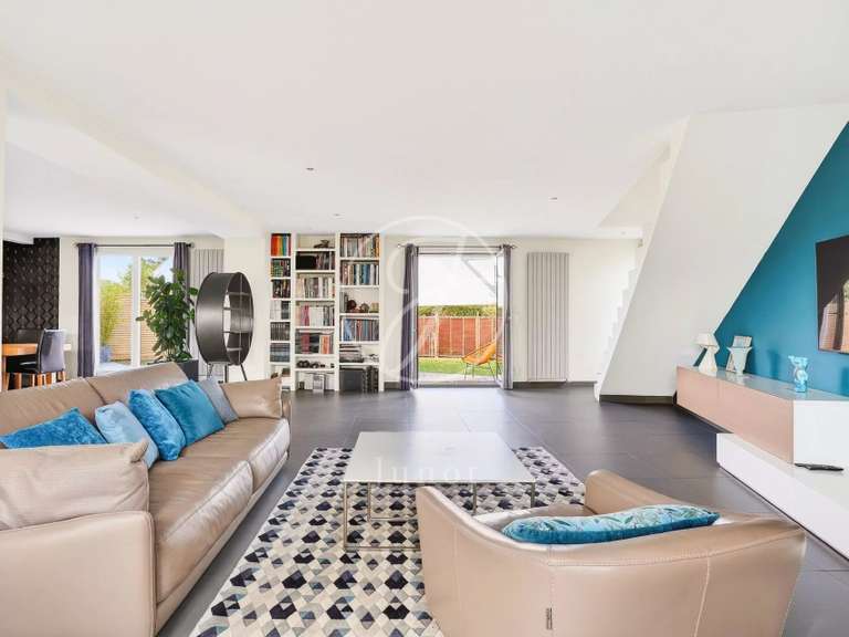 Maison Croissy-sur-Seine - 4 chambres - 220m²