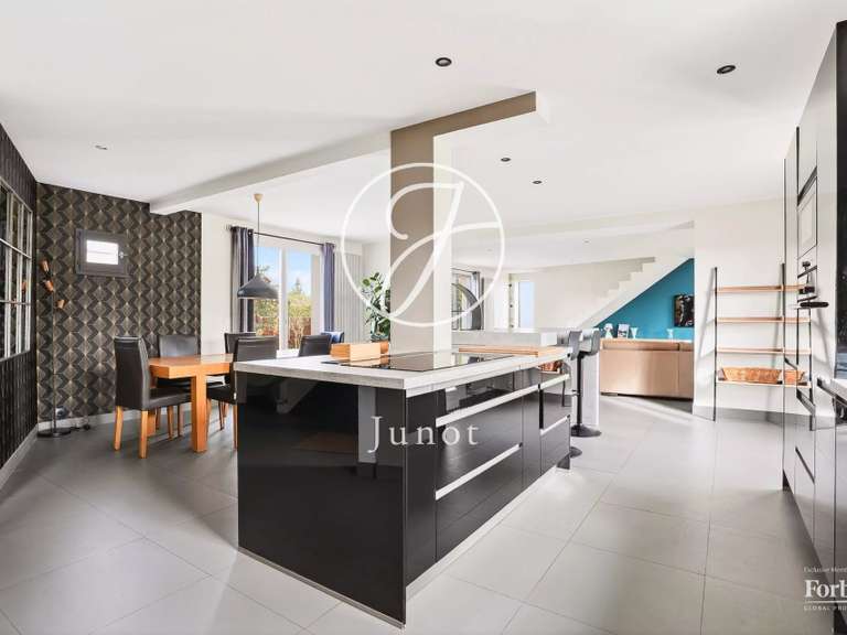 Maison Croissy-sur-Seine - 4 chambres - 220m²