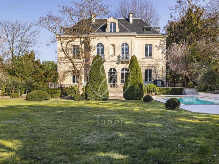 Maison Croissy-sur-Seine - 5 chambres - 502m²