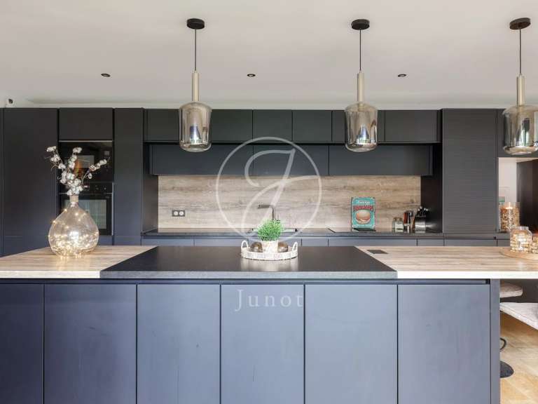 Maison Croissy-sur-Seine - 5 chambres - 200m²