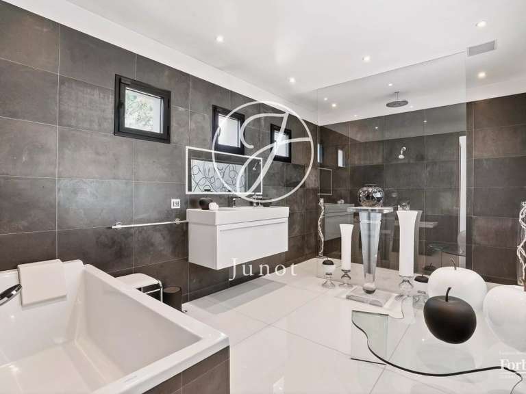 Maison Croissy-sur-Seine - 4 chambres - 401m²