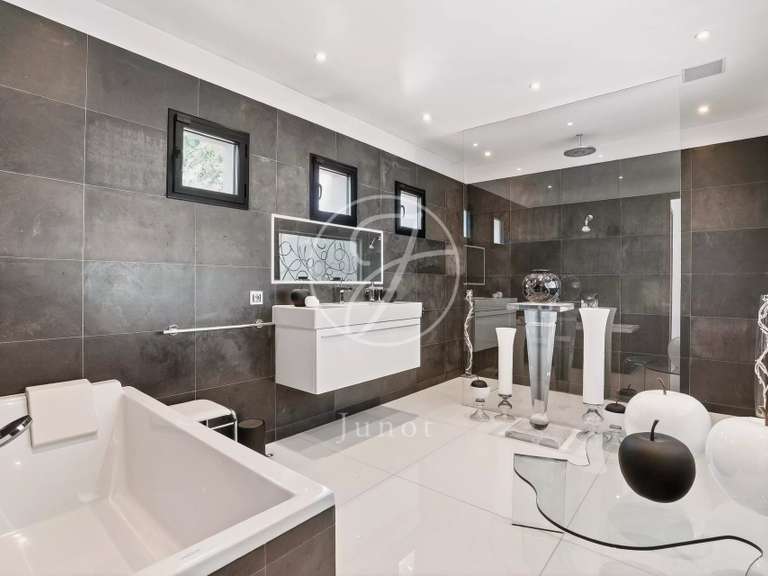 Maison Croissy-sur-Seine - 4 chambres - 401m²