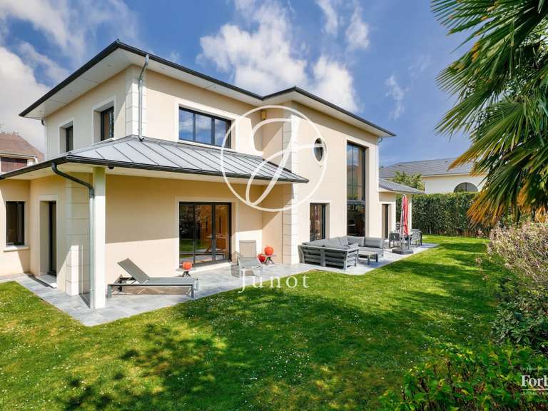 Maison Croissy-sur-Seine - 4 chambres - 401m²