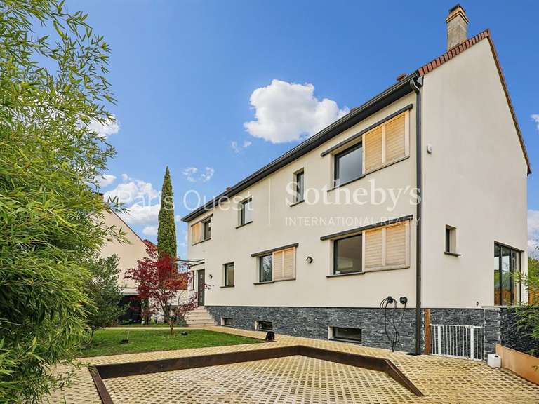 Maison Croissy-sur-Seine - 5 chambres - 297m²