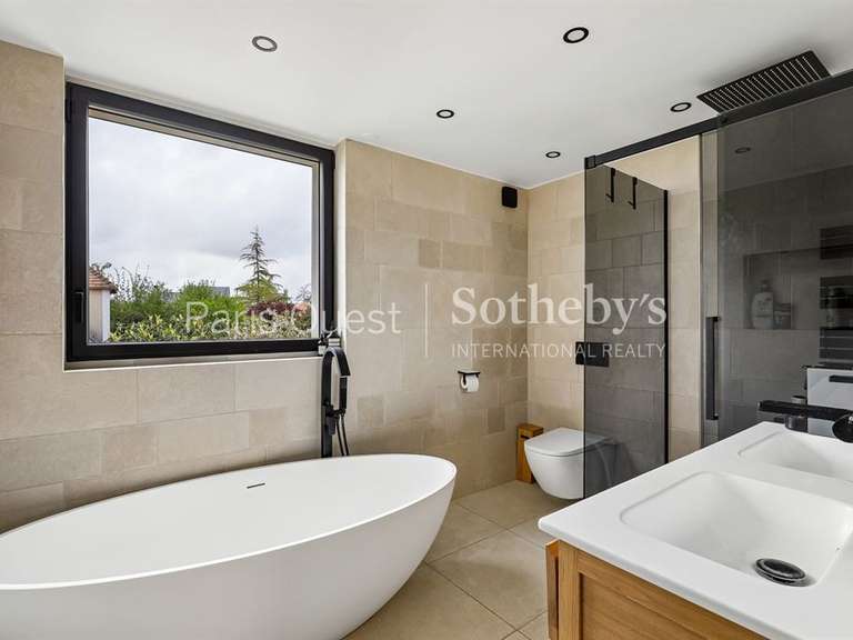 Maison Croissy-sur-Seine - 5 chambres - 297m²