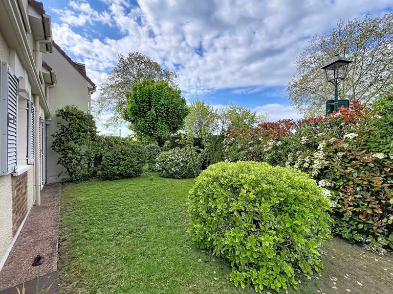 Maison Croissy-sur-Seine - 4 chambres - 140m²
