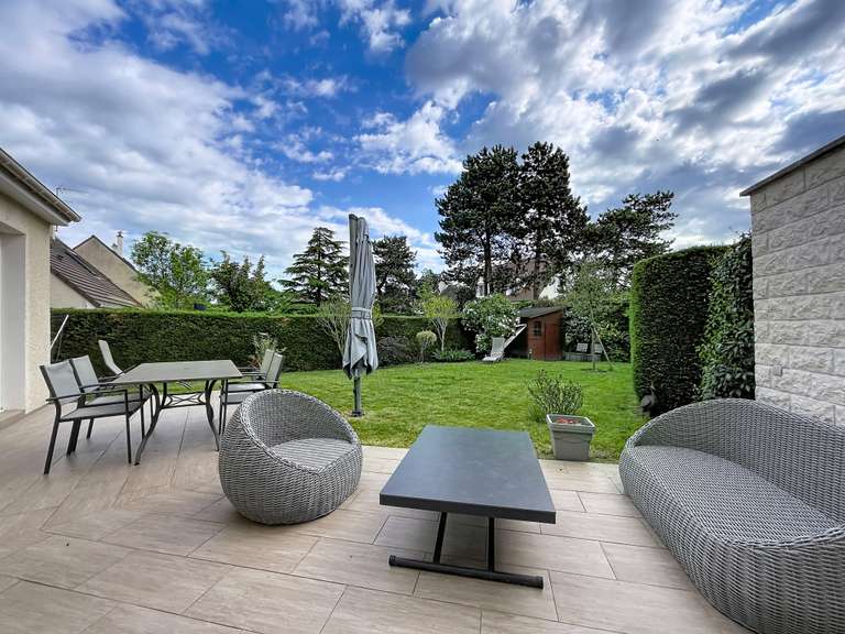 Maison Croissy-sur-Seine - 4 chambres - 140m²