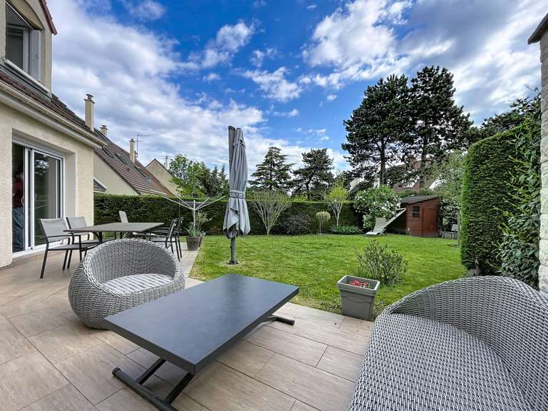 Maison Croissy-sur-Seine - 4 chambres - 140m²