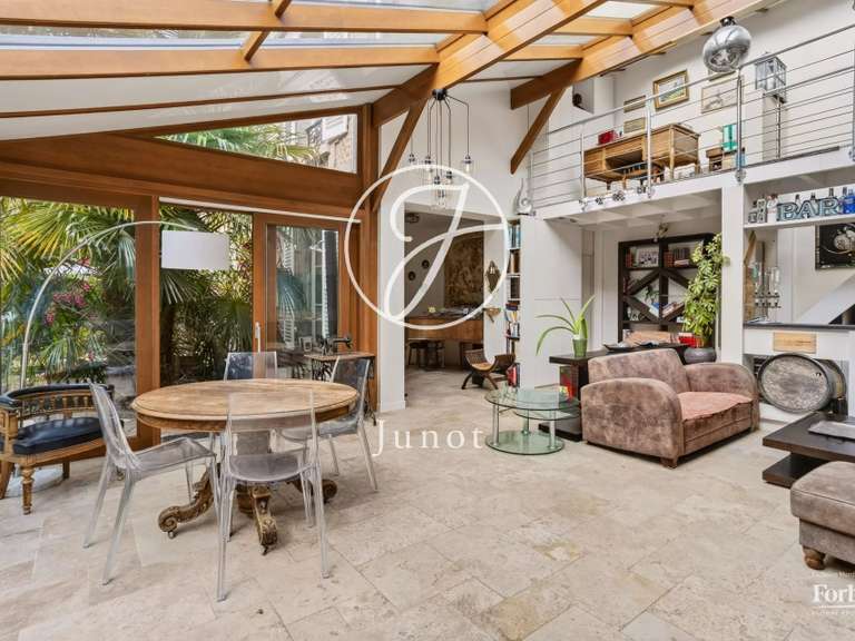 Maison Croissy-sur-Seine - 2 chambres - 209m²