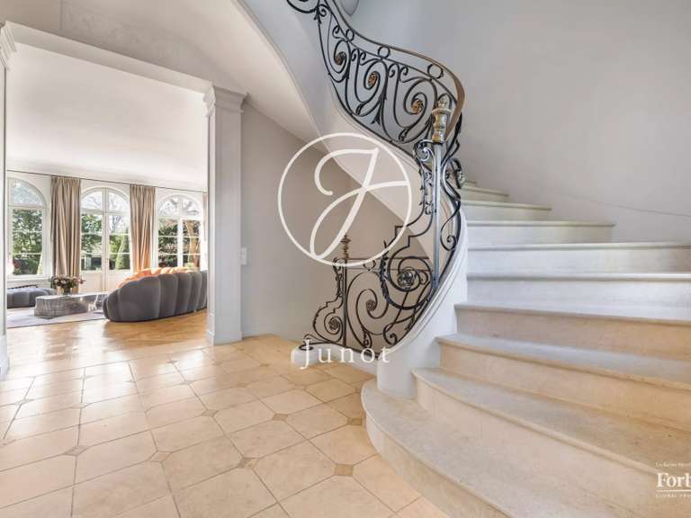 Maison Croissy-sur-Seine - 5 chambres - 502m²