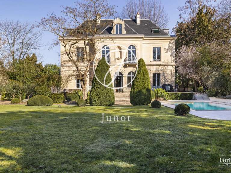 Maison Croissy-sur-Seine - 5 chambres - 502m²