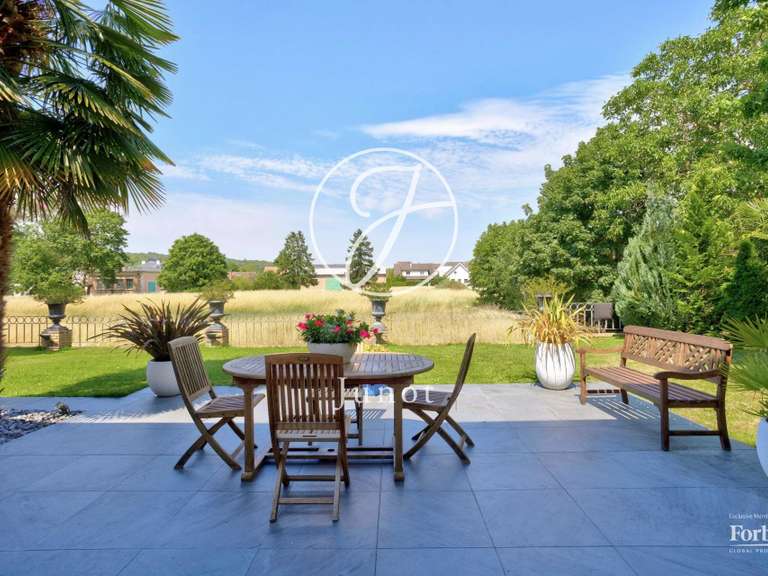 Maison Croissy-sur-Seine - 5 chambres - 242m²