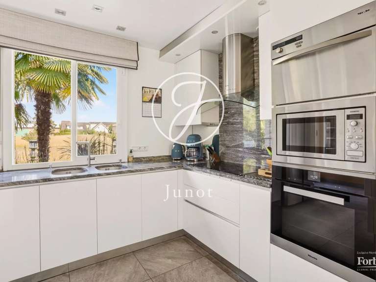 Maison Croissy-sur-Seine - 5 chambres - 242m²