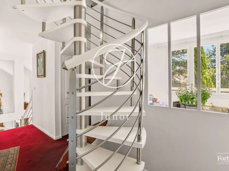 Maison Croissy-sur-Seine - 5 chambres - 242m²