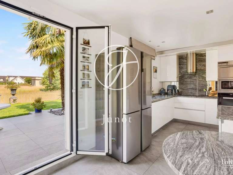 Maison Croissy-sur-Seine - 5 chambres - 242m²