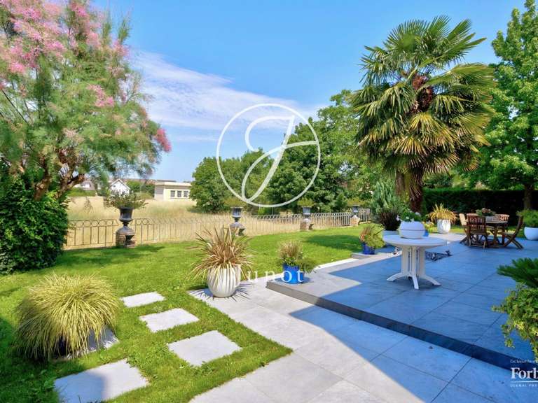 Maison Croissy-sur-Seine - 5 chambres - 242m²