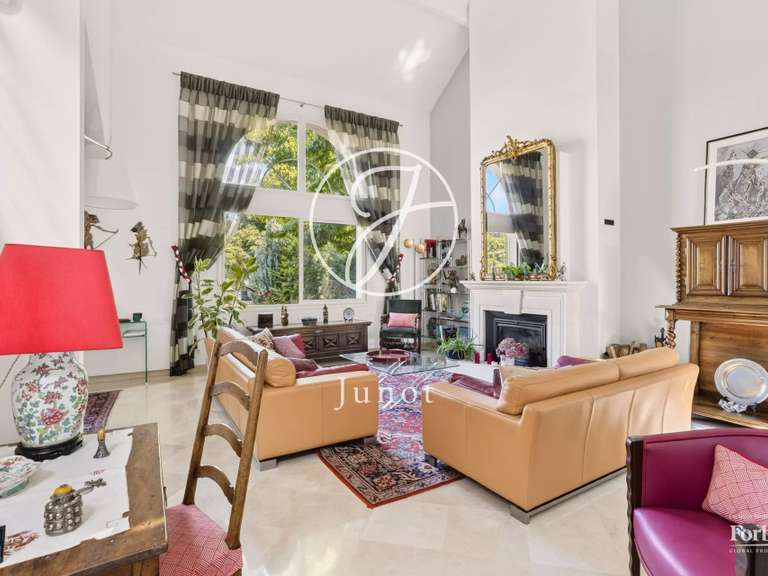 Maison Croissy-sur-Seine - 5 chambres - 242m²