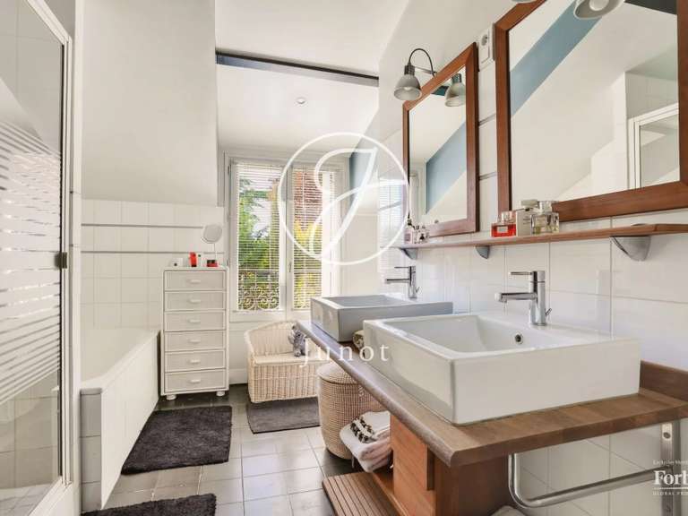 Maison Croissy-sur-Seine - 5 chambres - 372m²