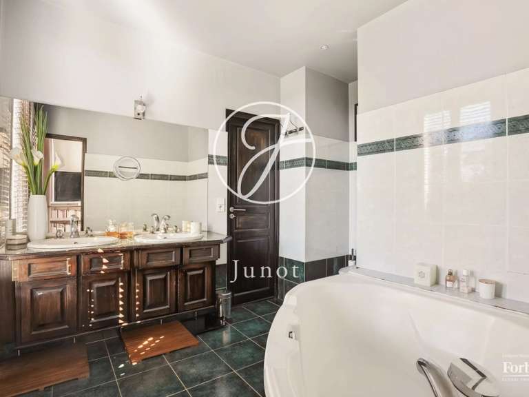 Maison Croissy-sur-Seine - 5 chambres - 372m²