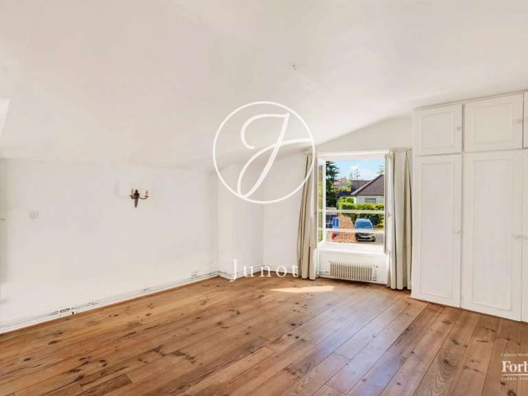 Maison Croissy-sur-Seine - 5 chambres - 223m²