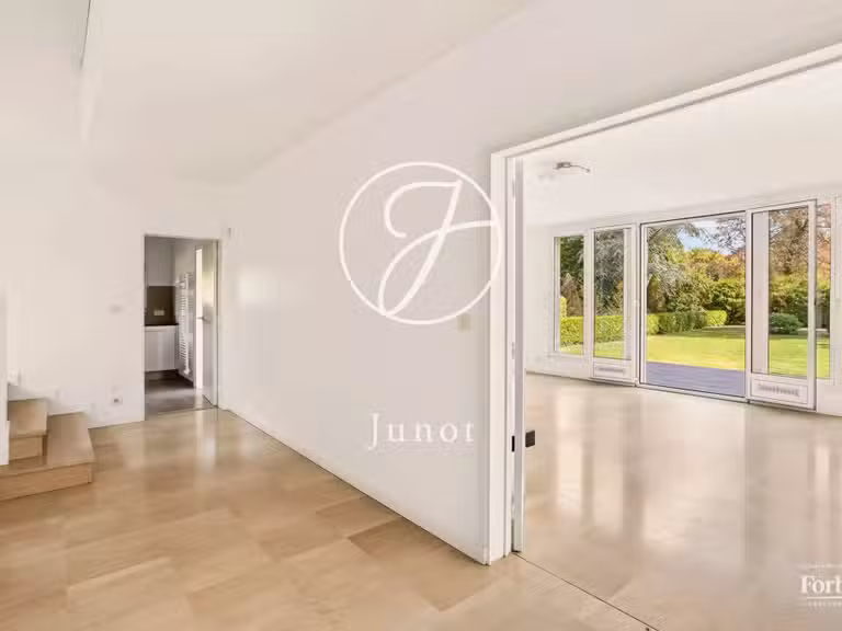 Maison Croissy-sur-Seine - 4 chambres - 274m²