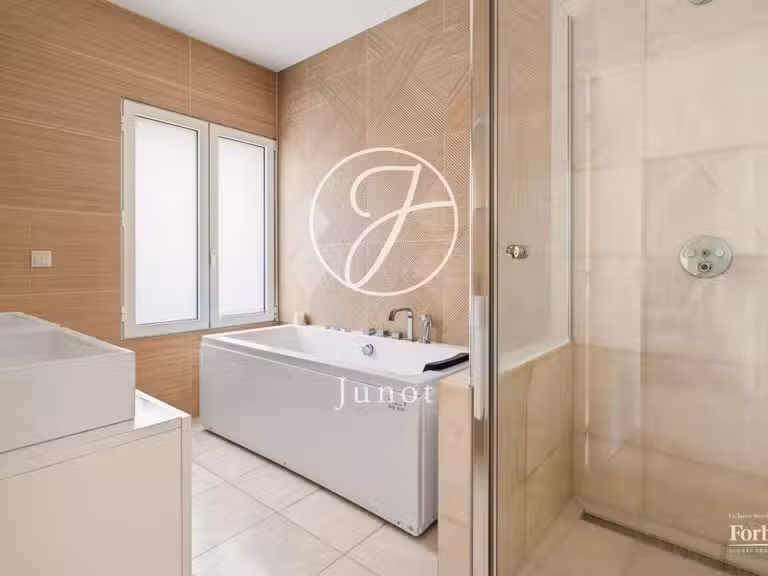 Maison Croissy-sur-Seine - 3 chambres - 119m²