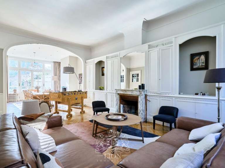 Propriété Croix - 7 chambres - 374m²