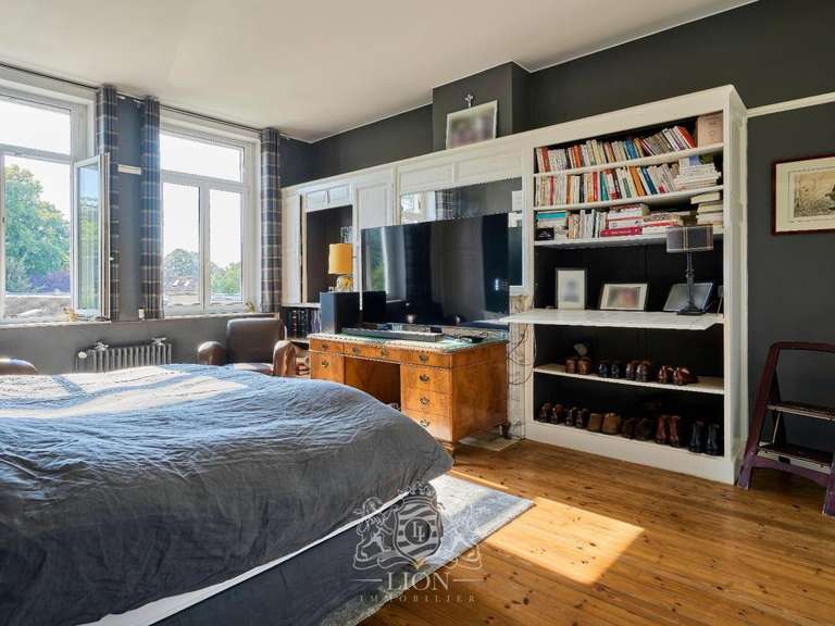 Propriété Croix - 7 chambres - 374m²