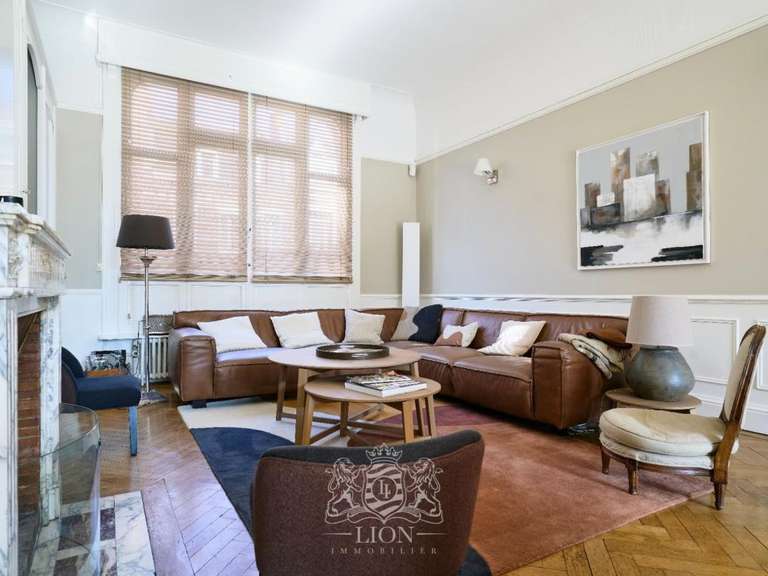 Propriété Croix - 7 chambres - 374m²