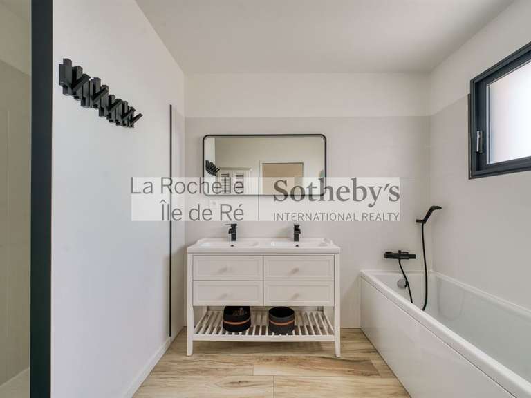 Maison Croix-Chapeau - 4 chambres - 202m²