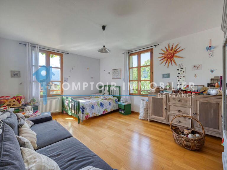 Maison Crolles - 6 chambres - 250m²