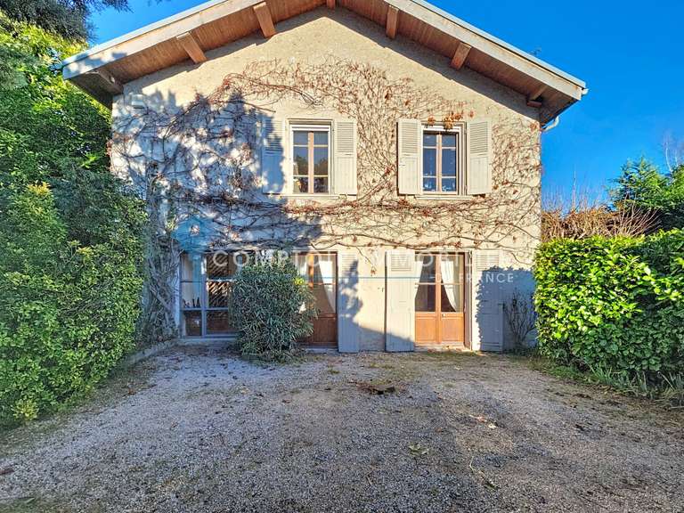 Maison Crolles - 3 chambres - 180m²