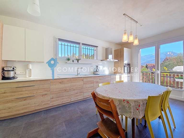 Maison Crolles - 8 chambres - 280m²