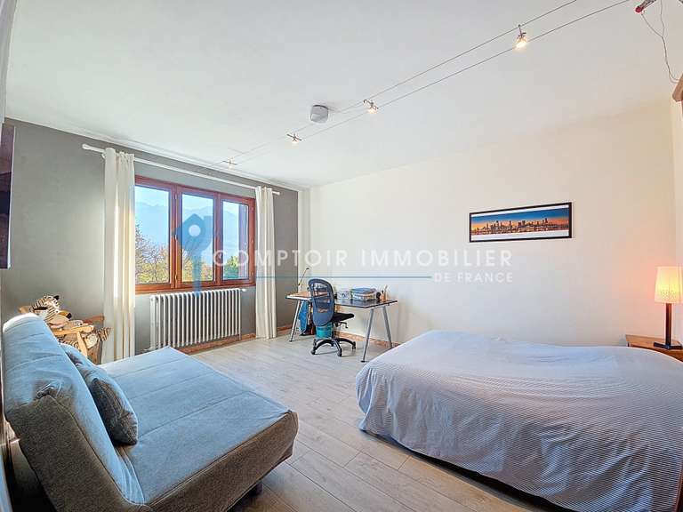 Maison Crolles - 8 chambres - 280m²