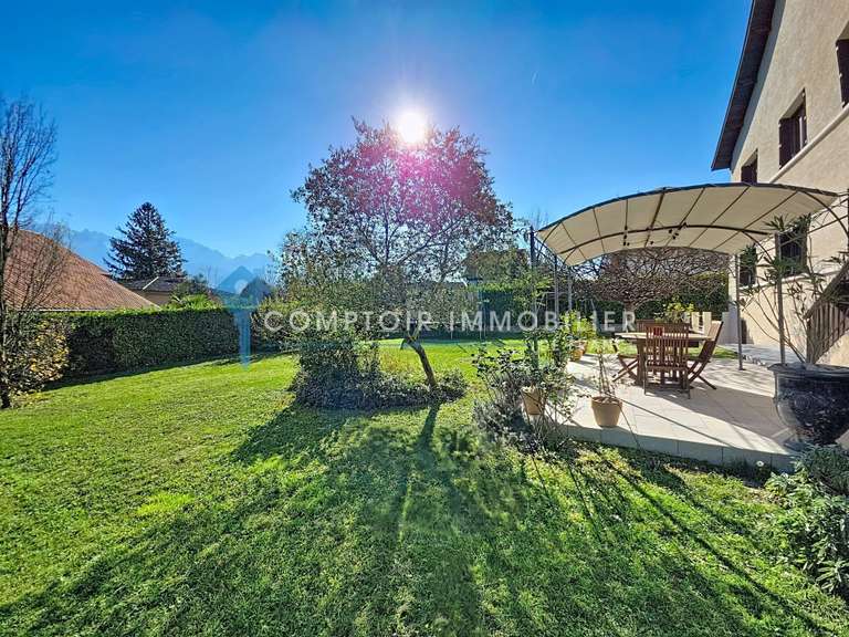 Maison Crolles - 8 chambres - 280m²
