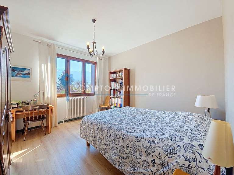 Maison Crolles - 8 chambres - 280m²